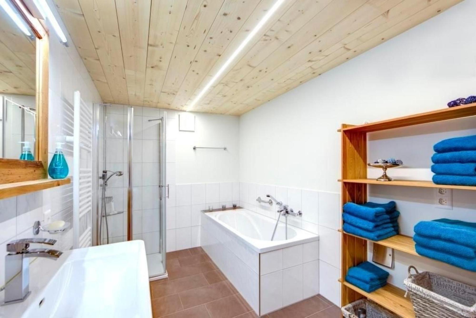 Bauernhof Fendrig - Neue Wohnung Haslen Buitenkant foto